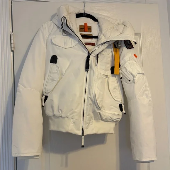 BRAND NEW never worn. Bomber ski/snow jacket. Size small. White. SO warm & cozy! - Picture 5 of 10